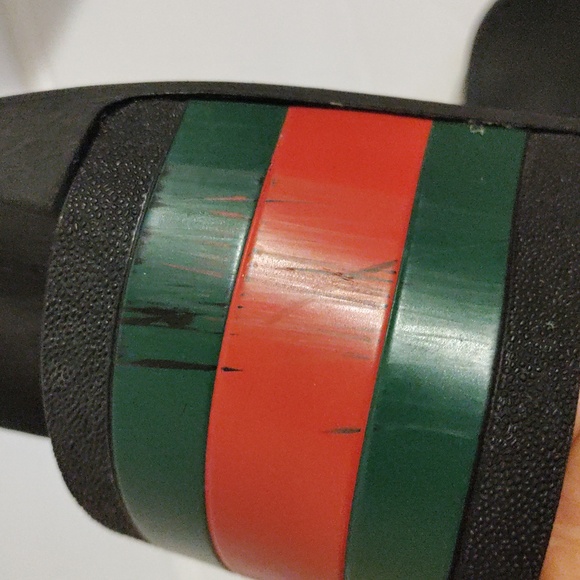 Gucci Men's Classic Slides – Size 9 – Authentic Luxury Comfort - Picture 14 of 15